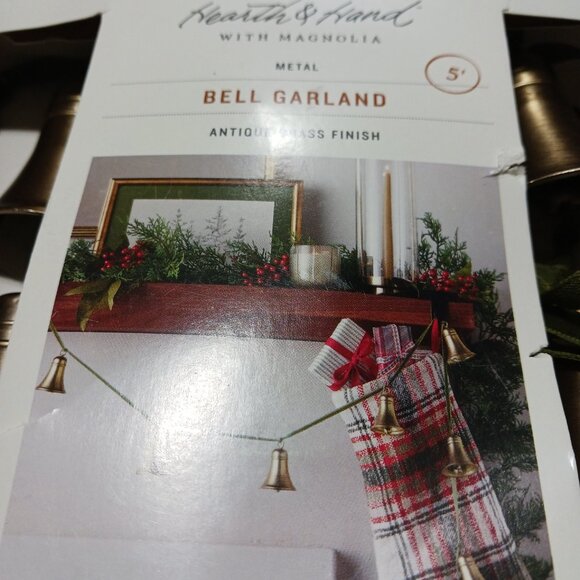 Hearth and hand with Magnolia bell garland - Picture 2 of 3